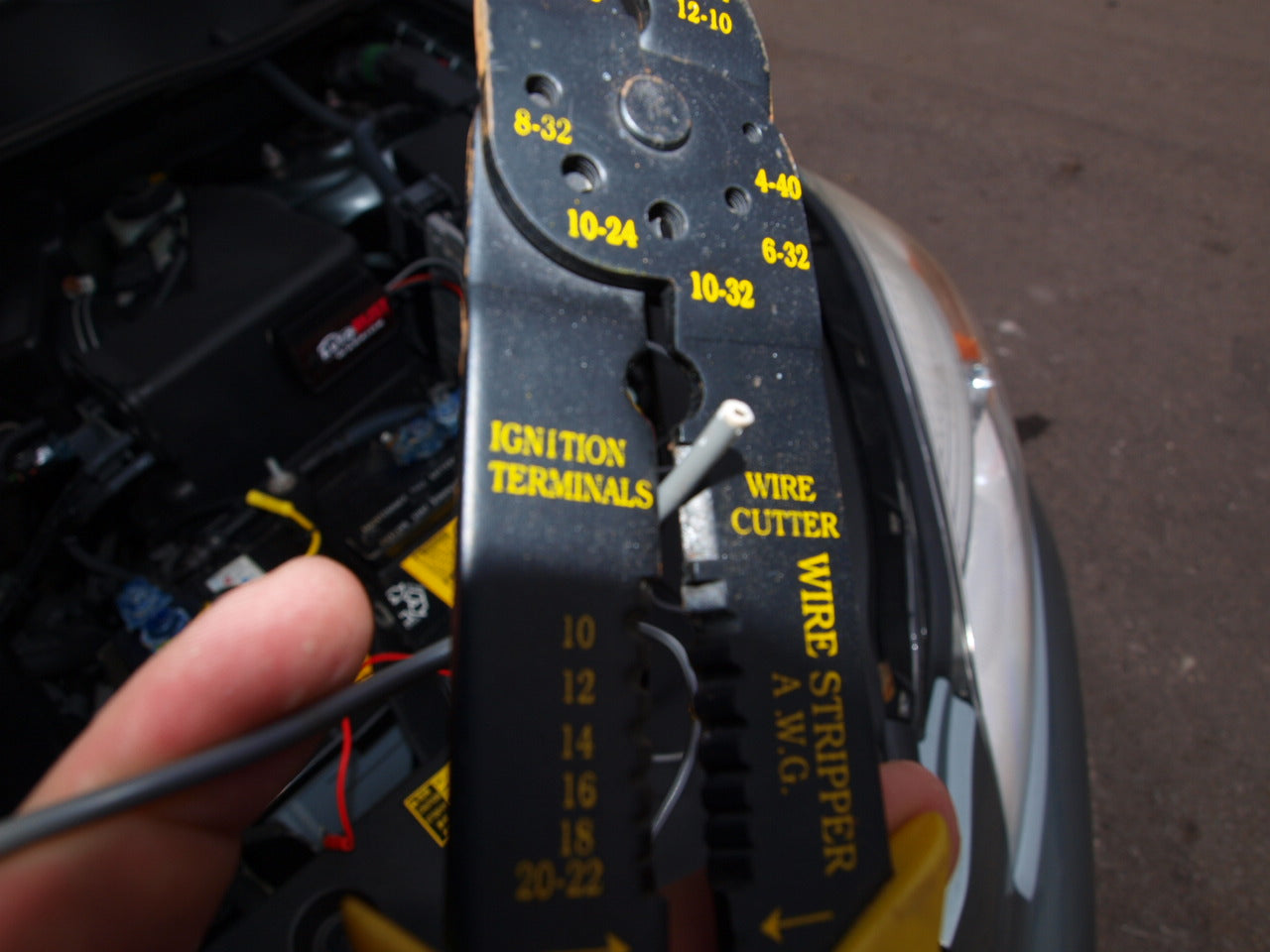 Trimming wires for crimping